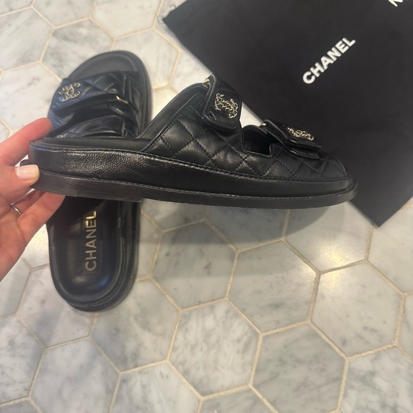 CHANEL 2024 dad sandals - Picture 4 of 5